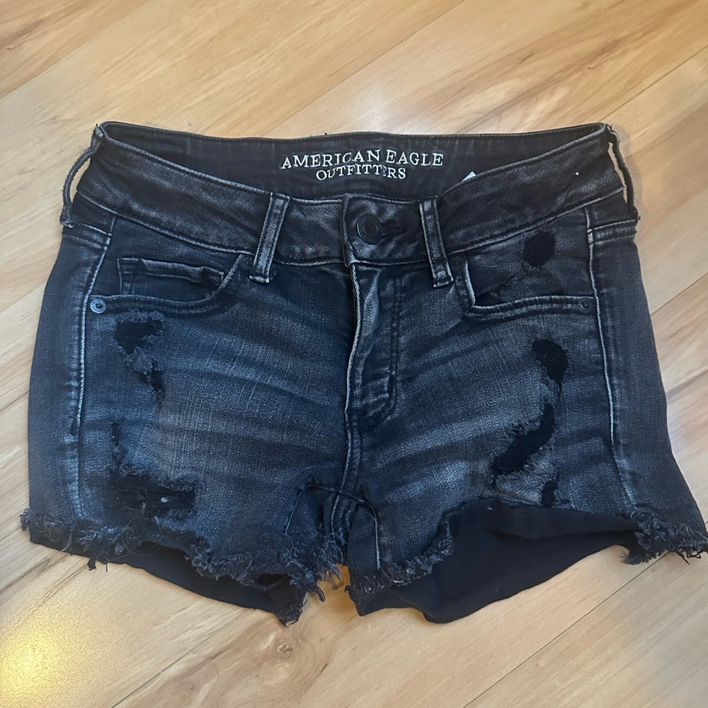 American Eagle Black Super Stretch Distressed Jean Short (Size 4)